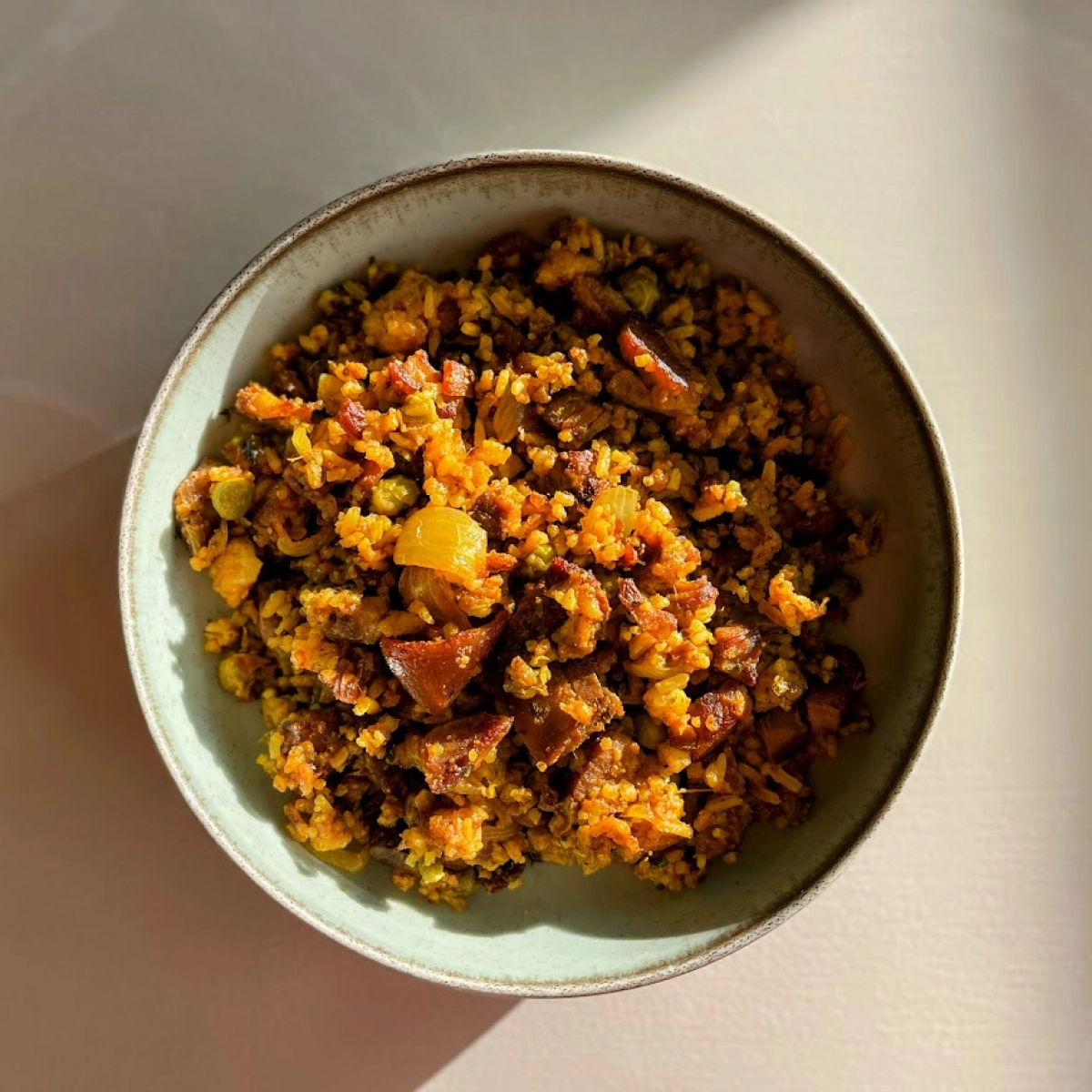 Indiai fűszeres rizs maradék tarjával és csülökkel