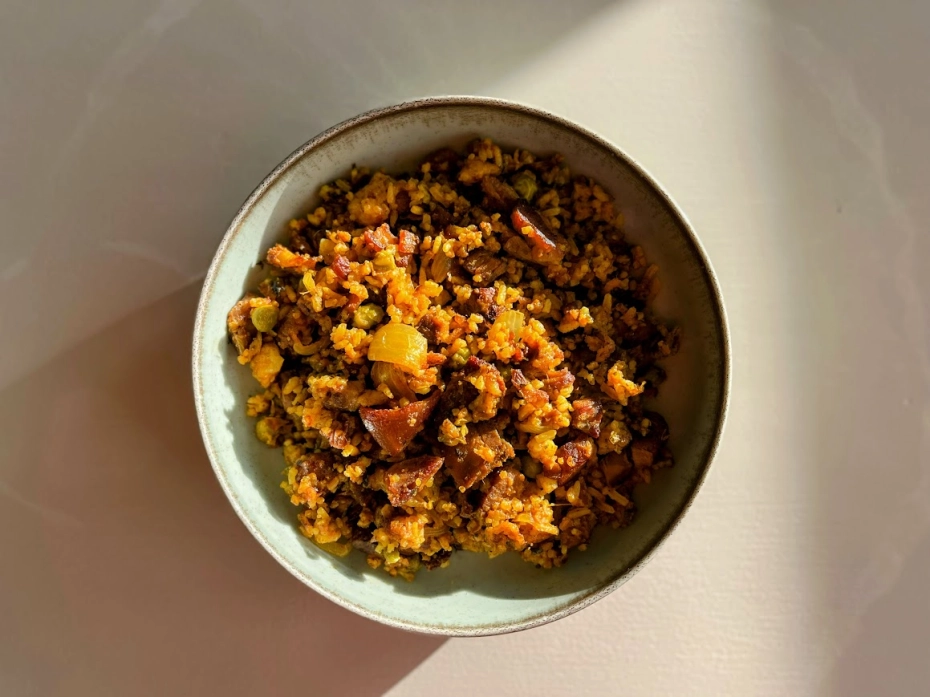 Indiai fűszeres rizs maradék tarjával és csülökkel