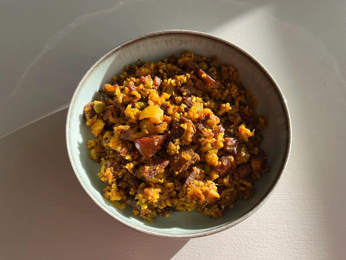 Indiai fűszeres rizs maradék tarjával és csülökkel