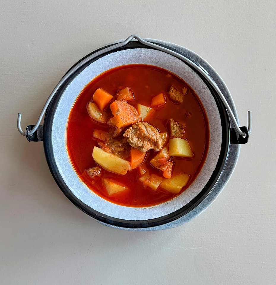 Sertés gulyásleves