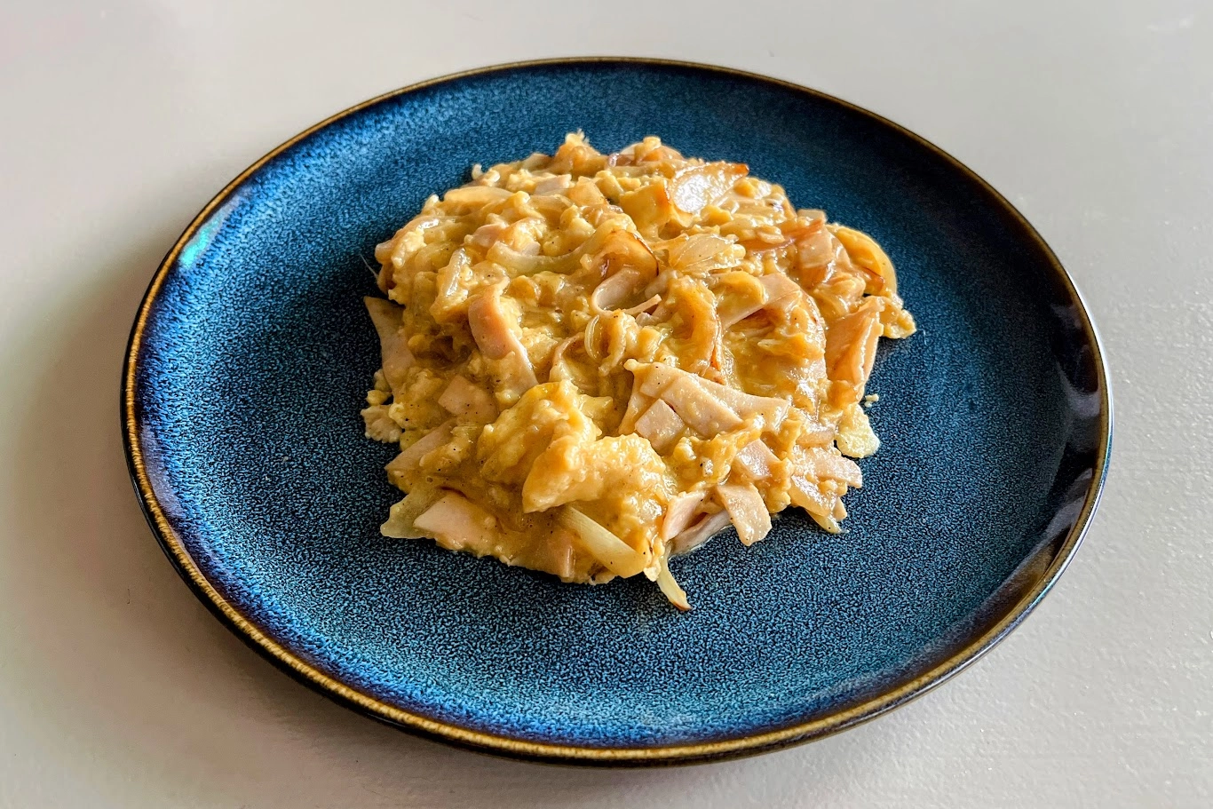 Sonkás-hagymás rántotta