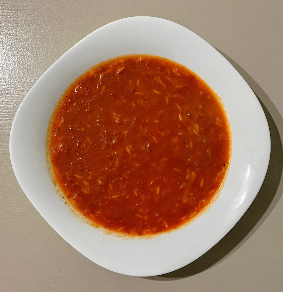 Zöldséges paradicsomleves rizzsel